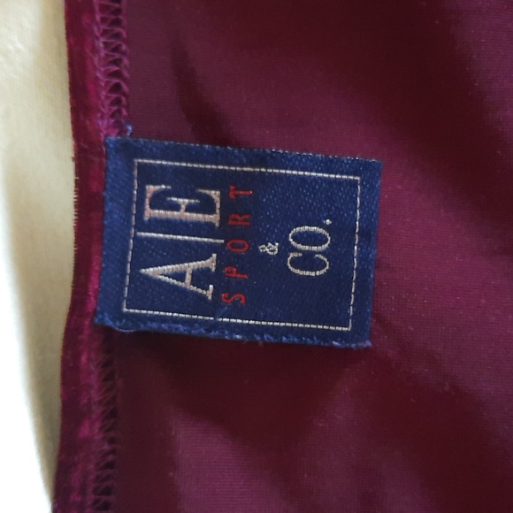 Vintage Addition Elle A/E Burgundy Peplum Long Sleeve Velour Laced Vee Neck Top - Picture 2 of 8